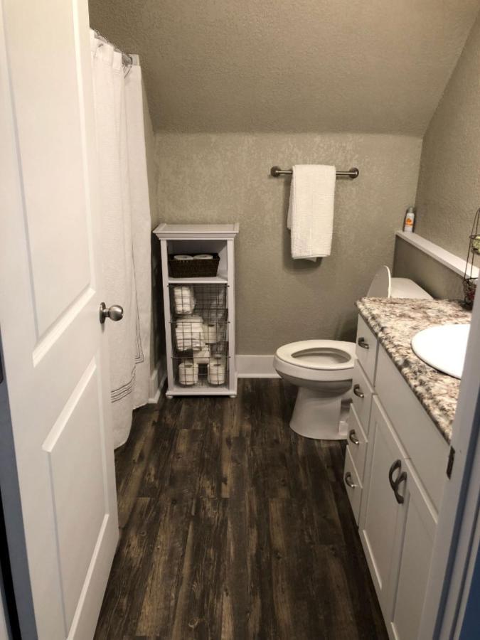 Spacious Rustic Downtown Market St 1 Bedroom Apt, Sleeps Up To 5, Steps To Honeywell & Eagles Theatre Wabash Dış mekan fotoğraf