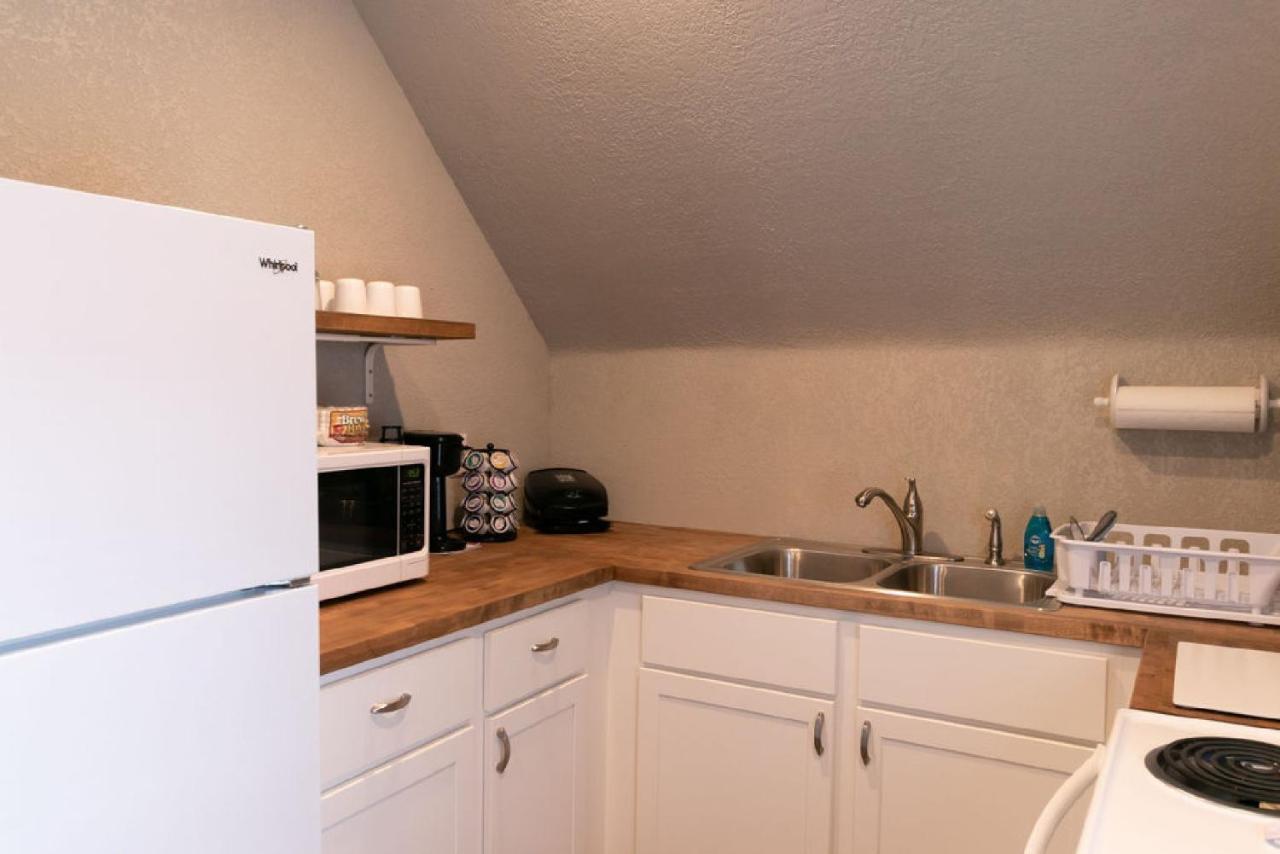 Spacious Rustic Downtown Market St 1 Bedroom Apt, Sleeps Up To 5, Steps To Honeywell & Eagles Theatre Wabash Dış mekan fotoğraf
