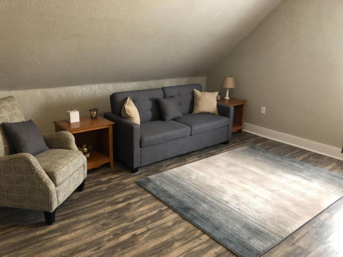 Spacious Rustic Downtown Market St 1 Bedroom Apt, Sleeps Up To 5, Steps To Honeywell & Eagles Theatre Wabash Dış mekan fotoğraf