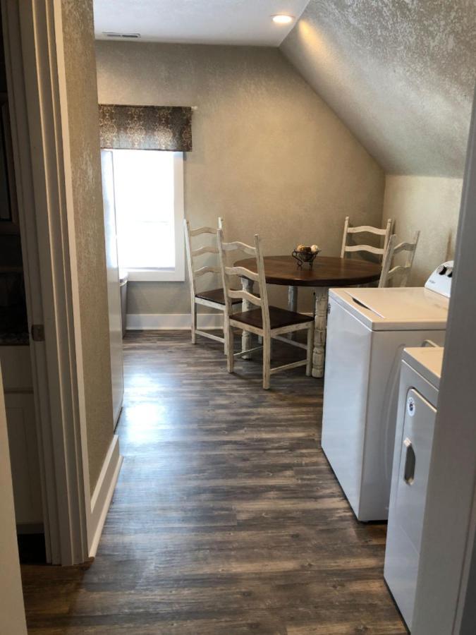 Spacious Rustic Downtown Market St 1 Bedroom Apt, Sleeps Up To 5, Steps To Honeywell & Eagles Theatre Wabash Dış mekan fotoğraf