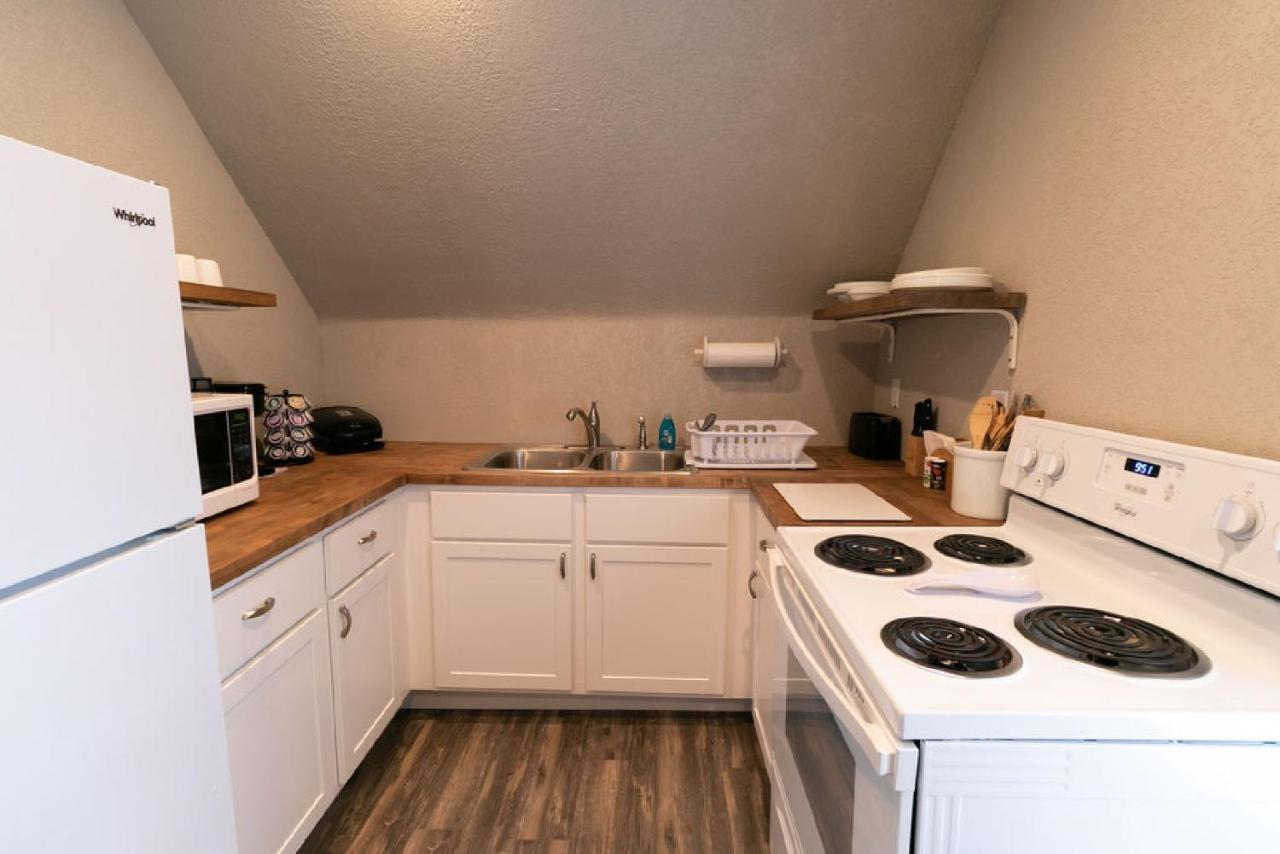 Spacious Rustic Downtown Market St 1 Bedroom Apt, Sleeps Up To 5, Steps To Honeywell & Eagles Theatre Wabash Dış mekan fotoğraf