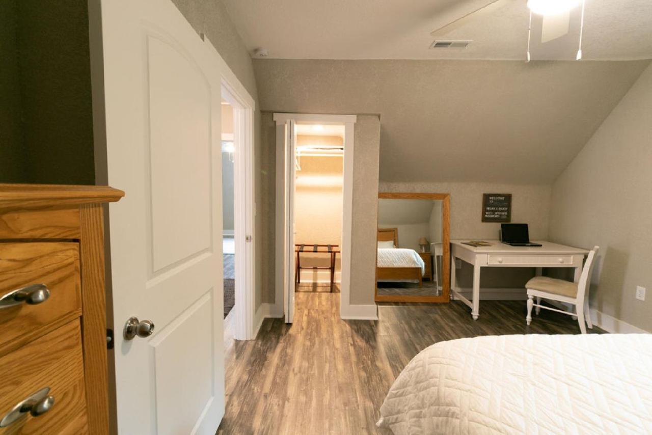 Spacious Rustic Downtown Market St 1 Bedroom Apt, Sleeps Up To 5, Steps To Honeywell & Eagles Theatre Wabash Dış mekan fotoğraf