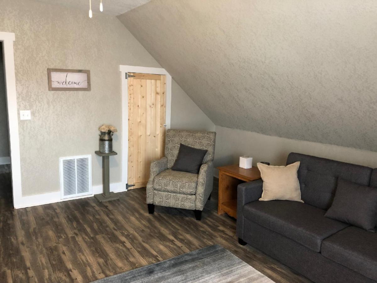 Spacious Rustic Downtown Market St 1 Bedroom Apt, Sleeps Up To 5, Steps To Honeywell & Eagles Theatre Wabash Dış mekan fotoğraf