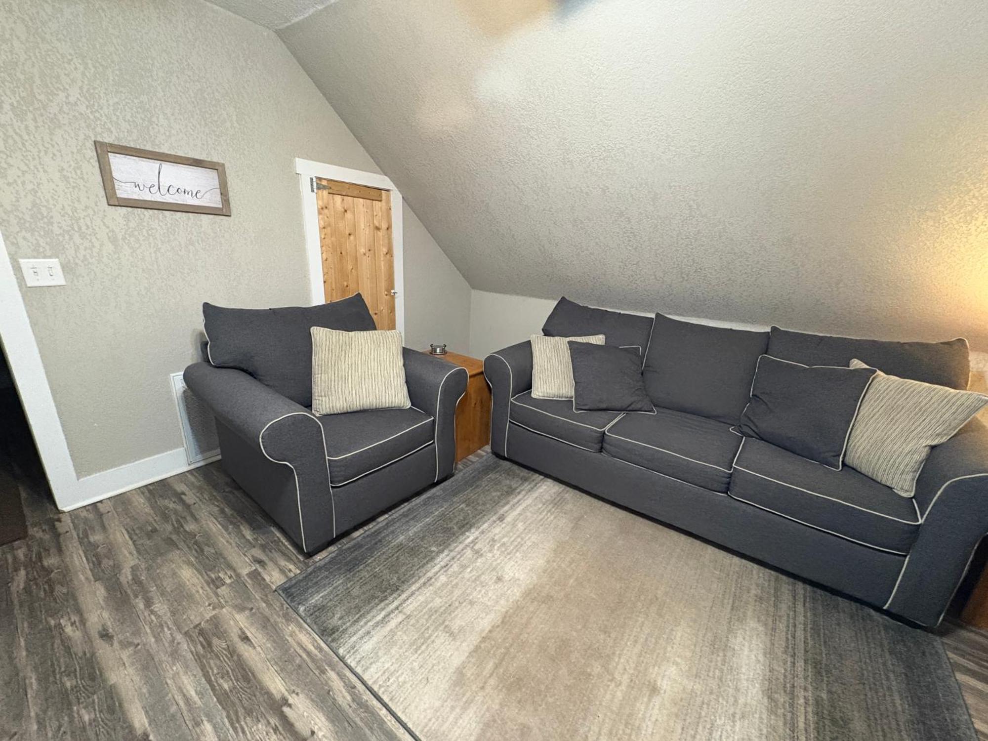 Spacious Rustic Downtown Market St 1 Bedroom Apt, Sleeps Up To 5, Steps To Honeywell & Eagles Theatre Wabash Dış mekan fotoğraf